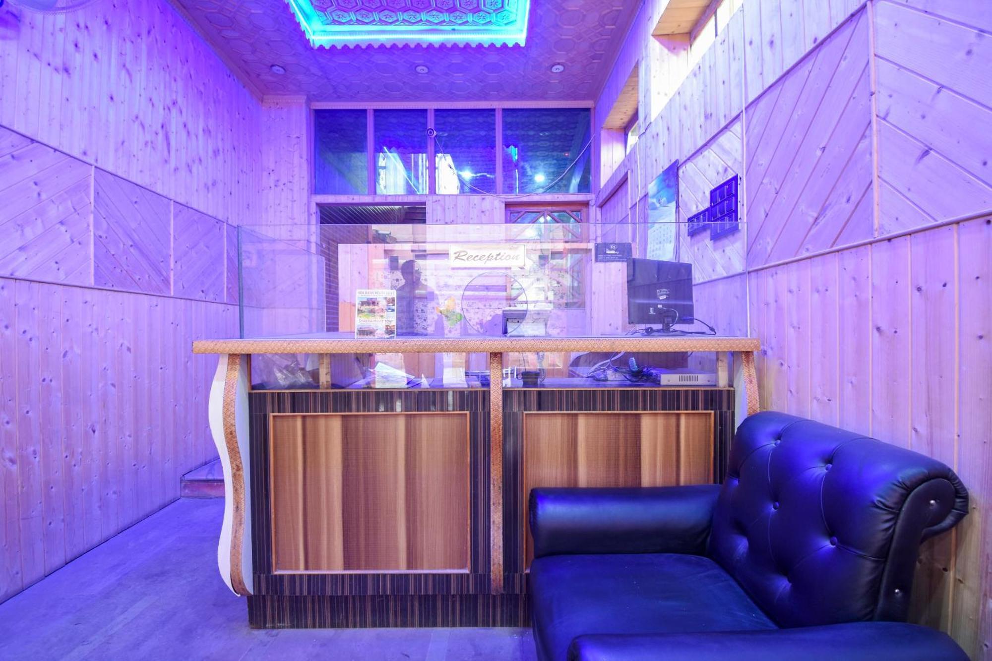 Oyo Hotel New Divine Kashmir Durgjan Экстерьер фото