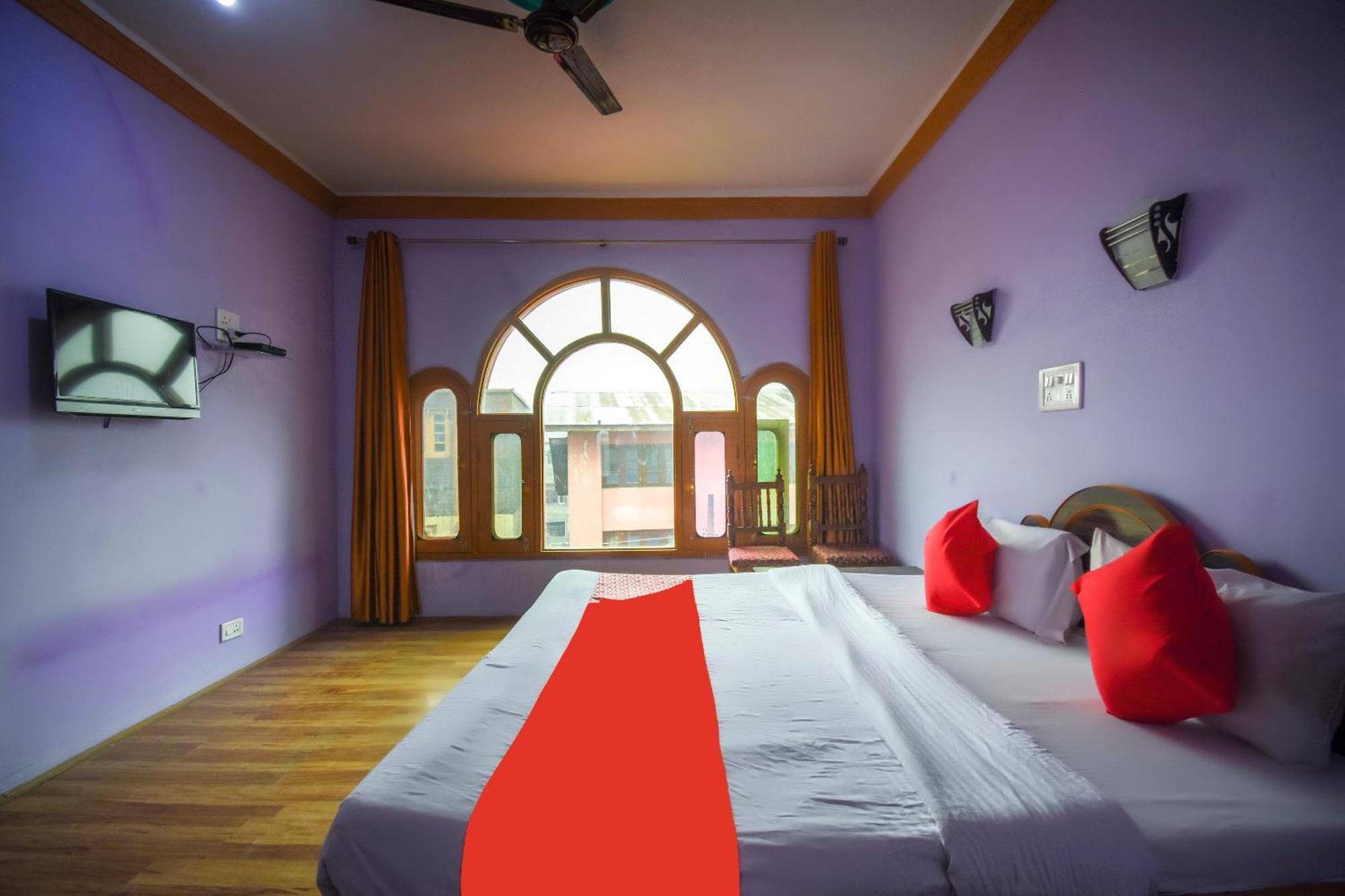 Oyo Hotel New Divine Kashmir Durgjan Экстерьер фото