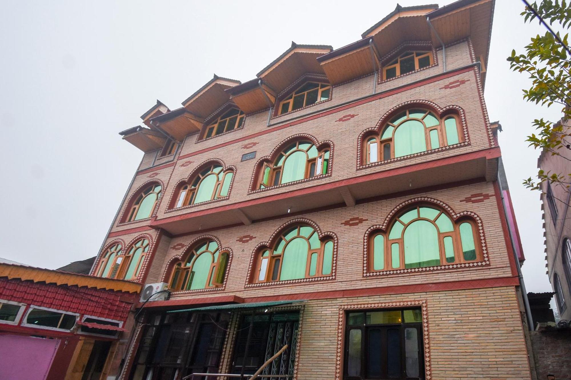 Oyo Hotel New Divine Kashmir Durgjan Экстерьер фото