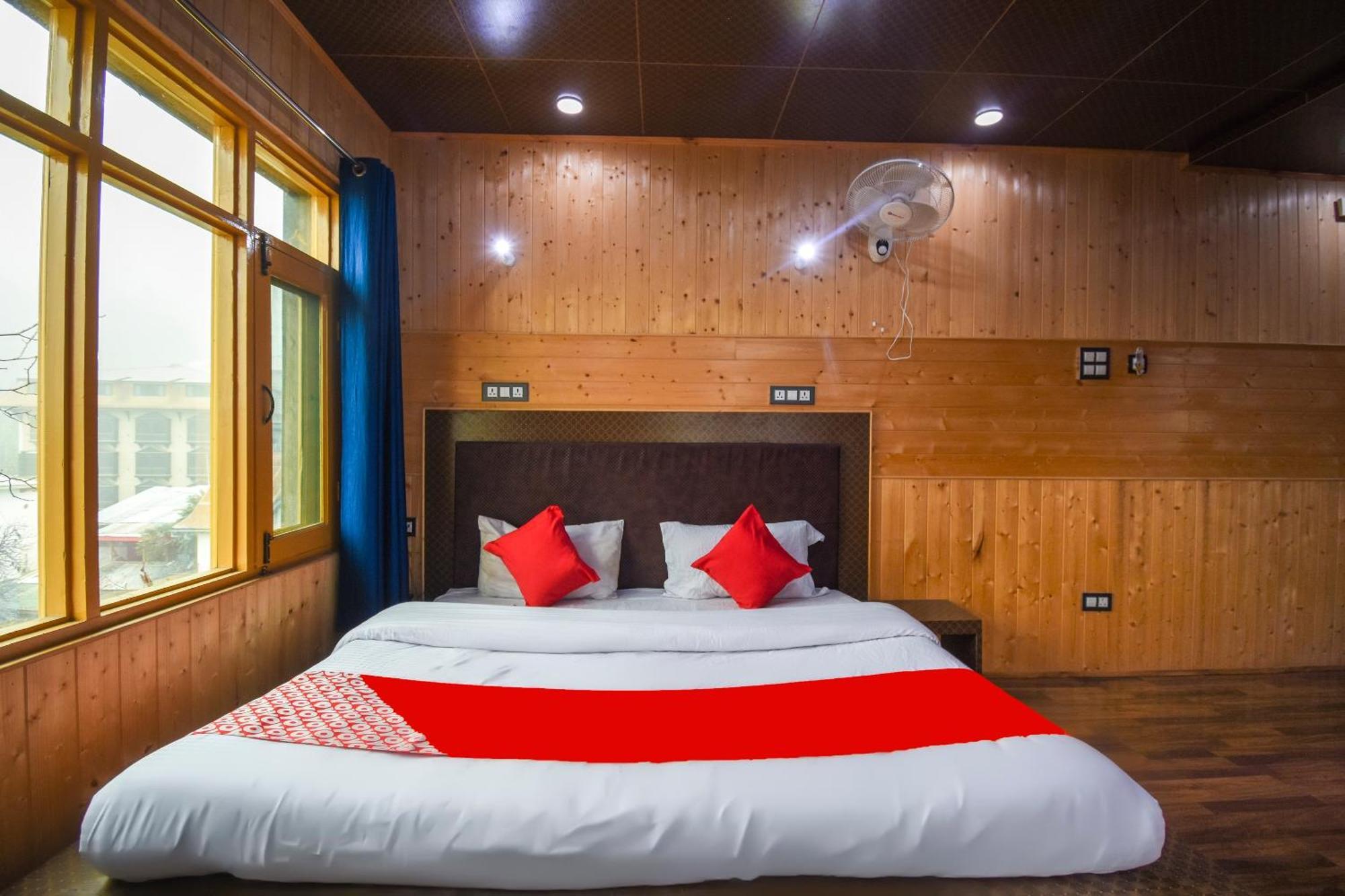 Oyo Hotel New Divine Kashmir Durgjan Экстерьер фото