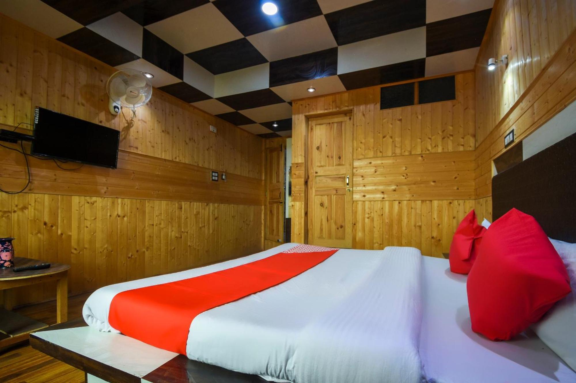 Oyo Hotel New Divine Kashmir Durgjan Экстерьер фото