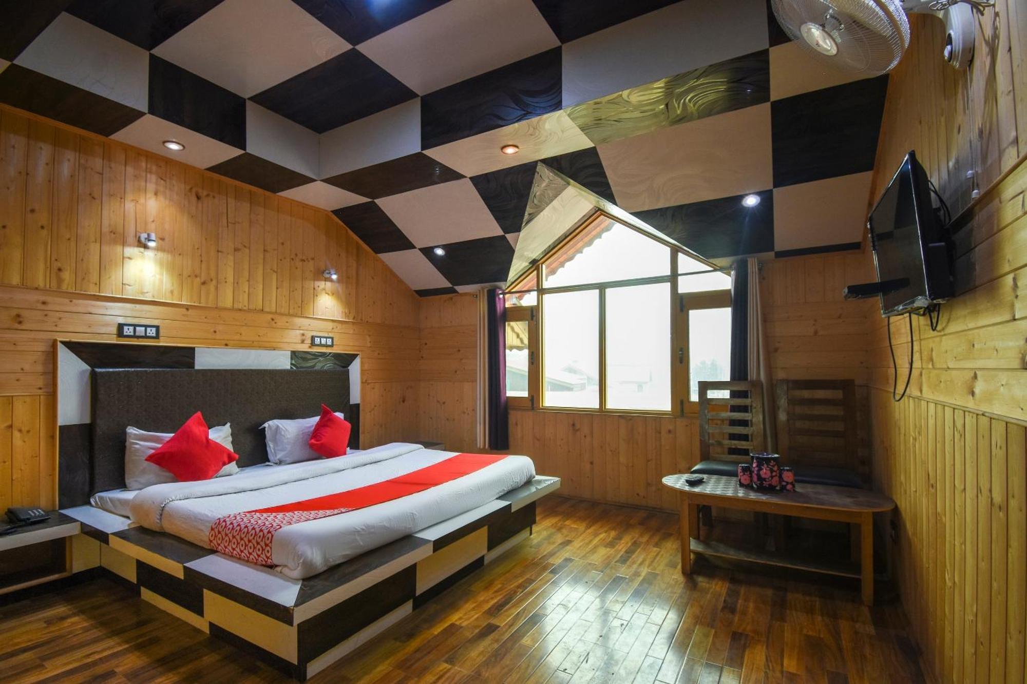 Oyo Hotel New Divine Kashmir Durgjan Экстерьер фото