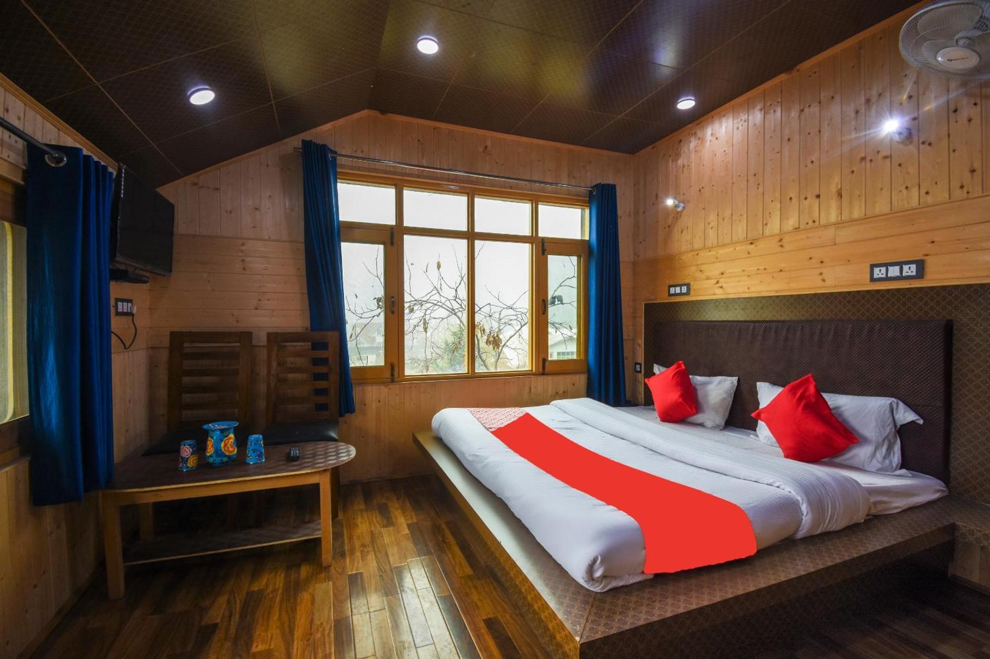 Oyo Hotel New Divine Kashmir Durgjan Экстерьер фото